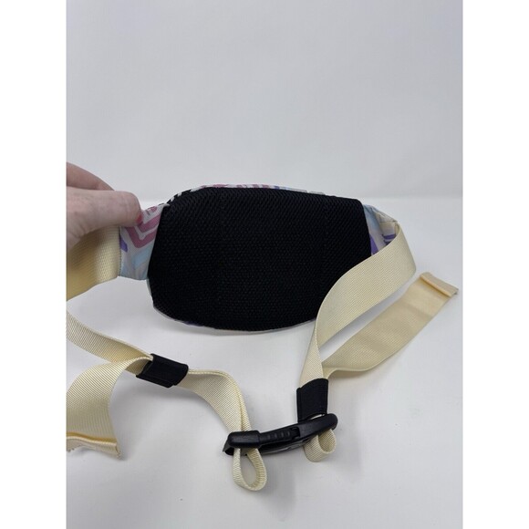 KAVU Spectator Waist Pack Multi Color 9”x5” Hike Urban Travel Black Fanny Pack - Picture 2 of 8